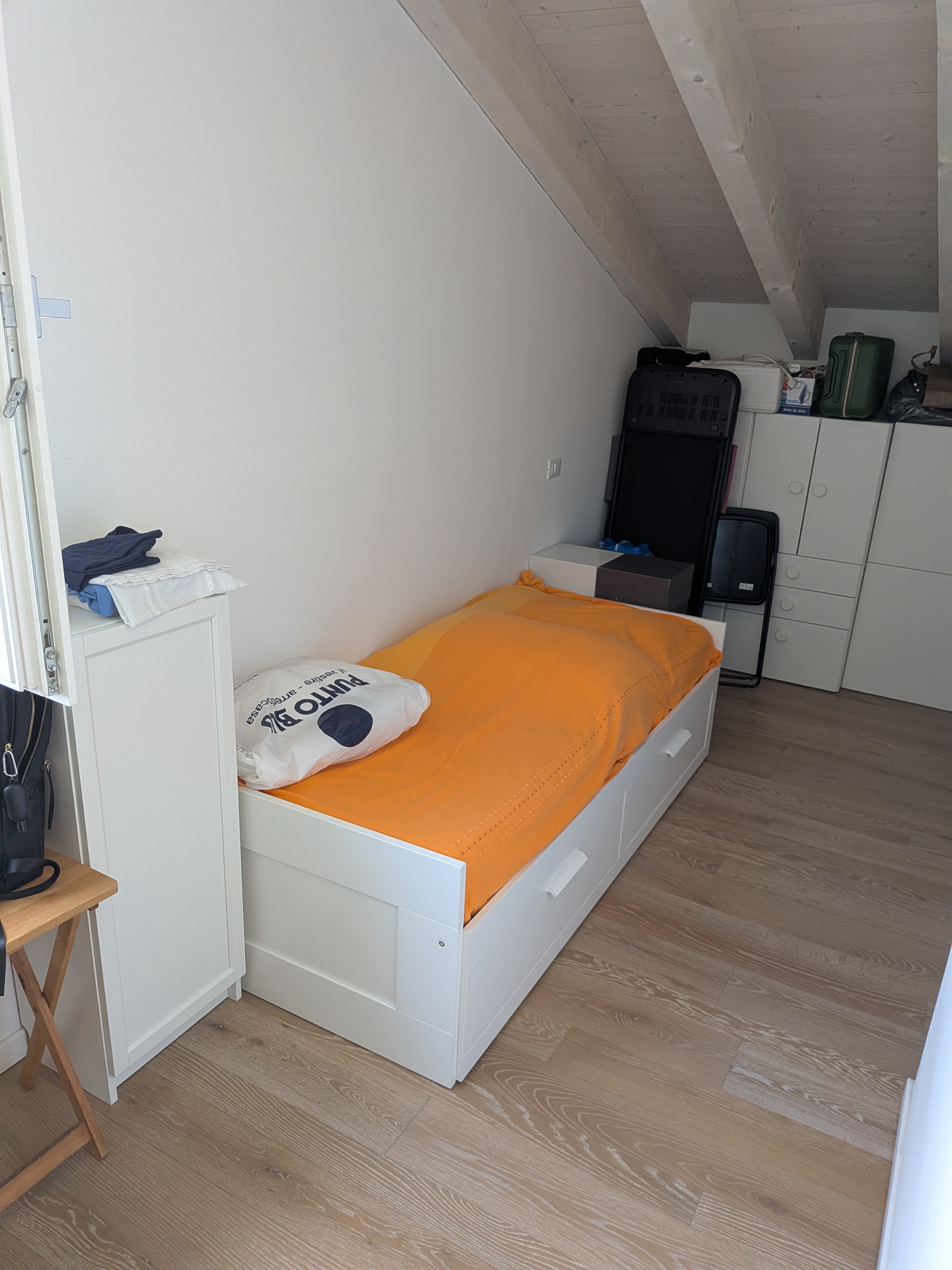 Seconda camera con armadiatura